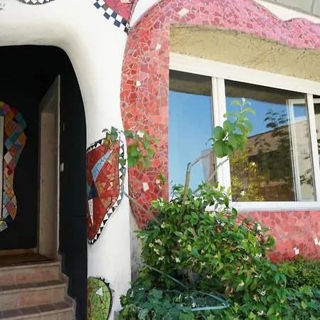 מלון Arka Art Theatre Atelier 5*