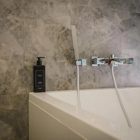 酒店 Arka Art Theatre Atelier 地拉那