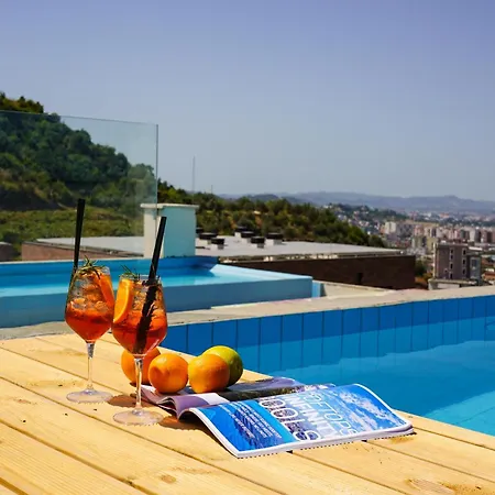 Arka Art Theatre Atelier מלון