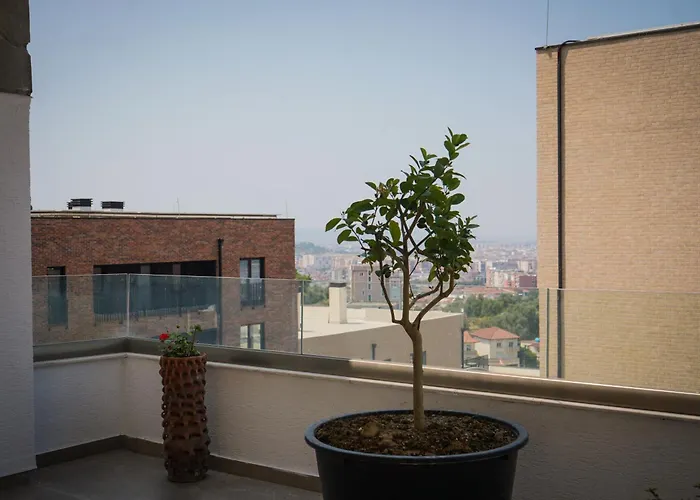 ホテル Arka Art Theatre Atelier ティラナ